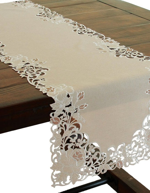 Load image into Gallery viewer, XD14039 Scrolling Rose Table Runner
