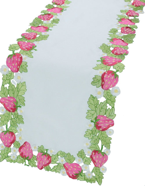 Load image into Gallery viewer, XD8172 Strawberry Patch Table Runner
